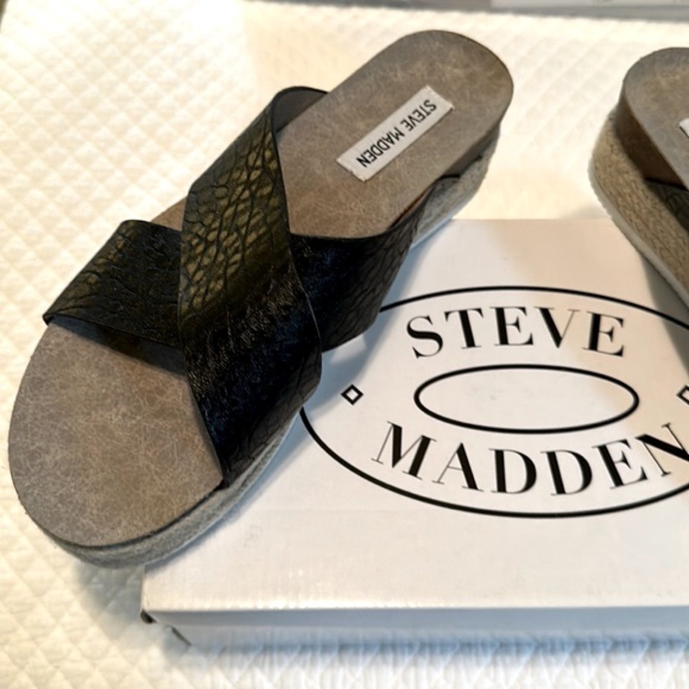 Steve Madden platform espadrille black faux leather sandals sz 9.5 Like new